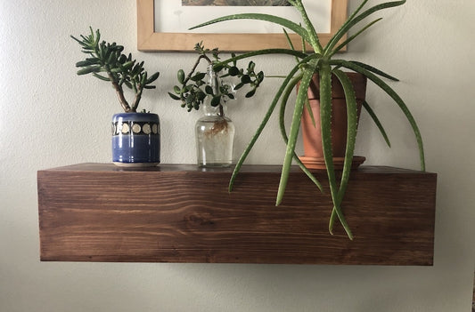 Level DIY floating shelves